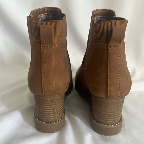 Universal Threads Linda Wedge Boot - Picture 3 of 4